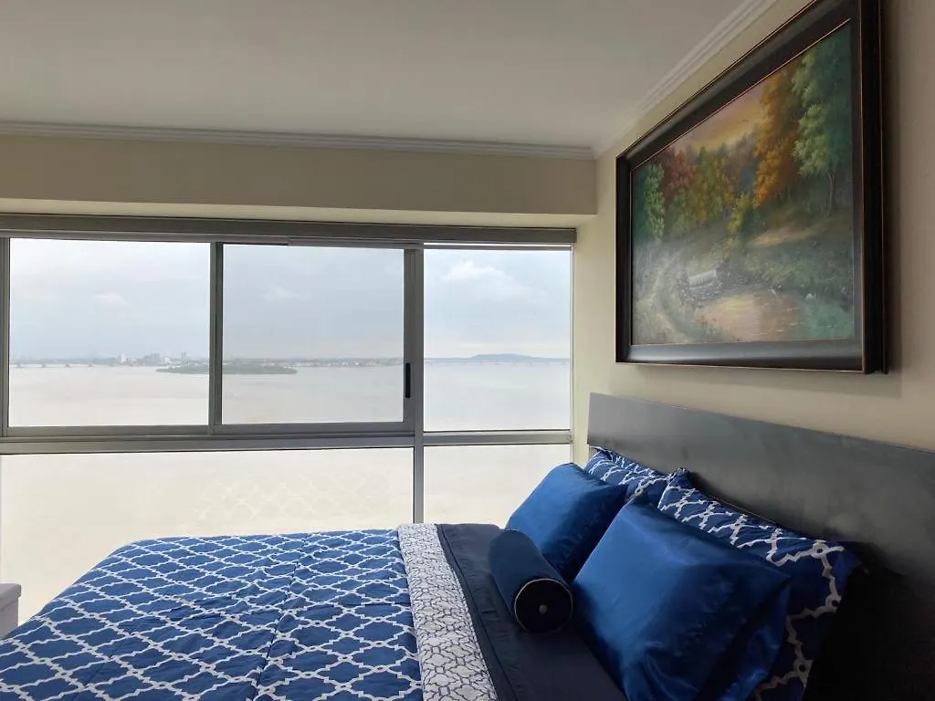 Daire Puerto Santa Ana, Suite Con Vista Al Rio Guayaquil